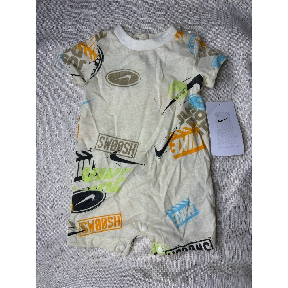 NWT brand new short sleeve Nike onesies/romper size 3 months